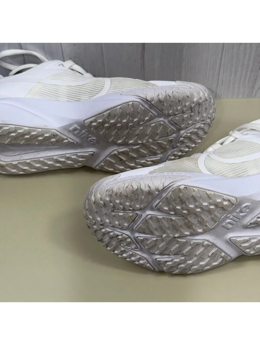 Nike Star Runner 4 White Running Shoes Girls Size 5Y